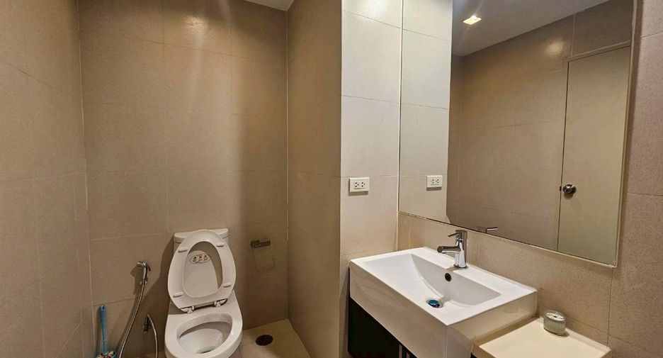 Condo en alquiler y en venta de 1 habitaciones en Watthana, Bangkok