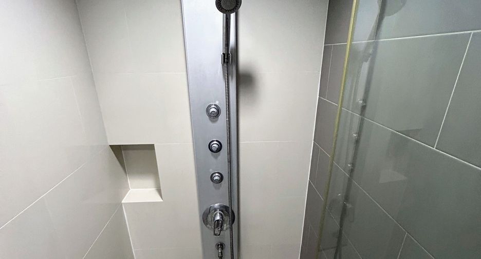 For rent and for sale 1 bed condo in Khlong Toei, Bangkok