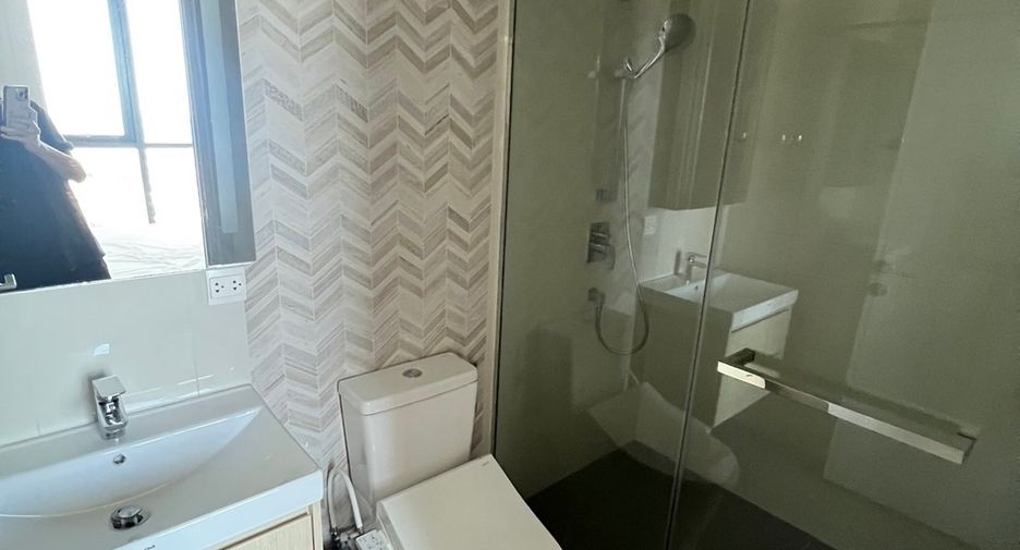 Condo en alquiler de 2 habitaciones en Khlong Toei, Bangkok