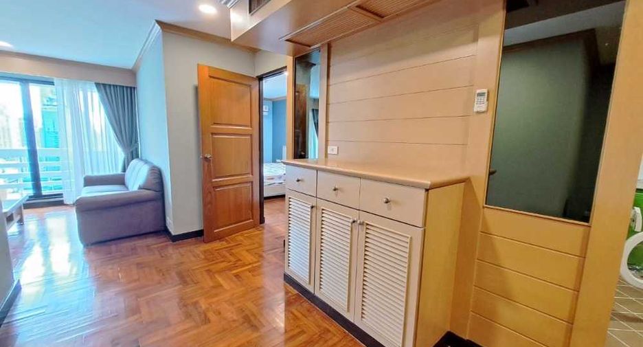 For rent 2 bedrooms condo in Khlong Toei, Bangkok