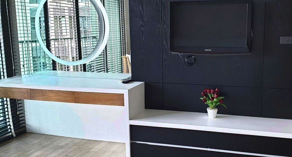 For rent 1 bed condo in Watthana, Bangkok