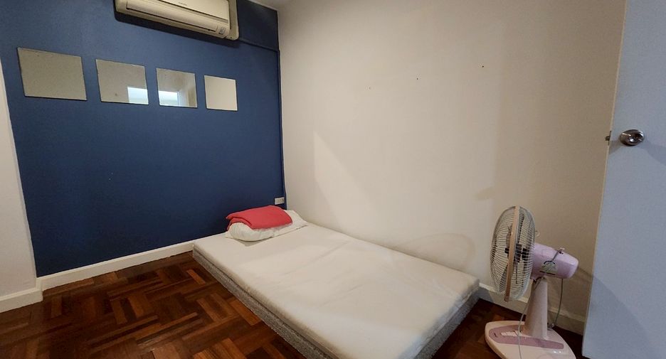 For rent 2 bedrooms condo in Phra Khanong, Bangkok