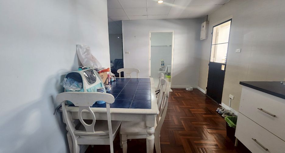 For rent 2 bedrooms condo in Phra Khanong, Bangkok