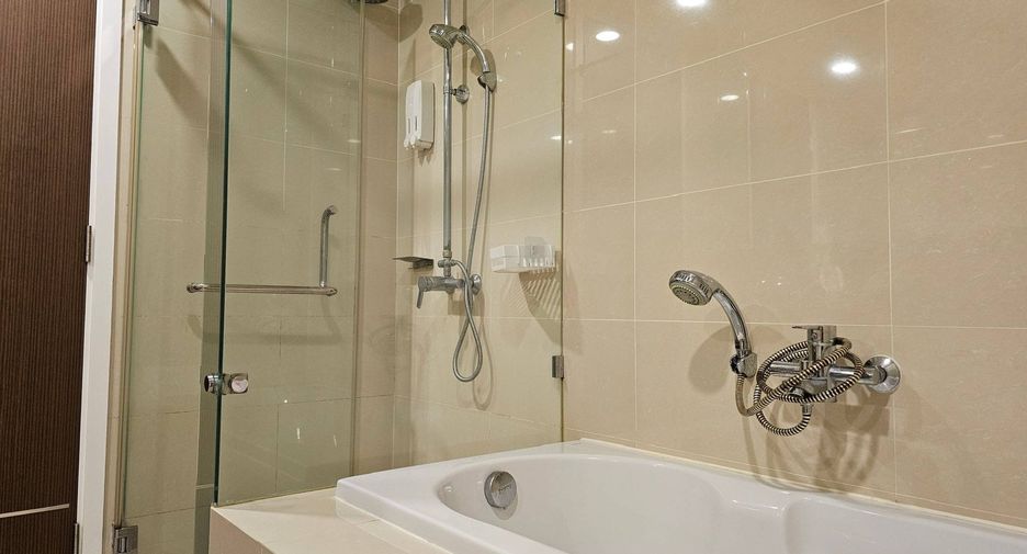 For rent 1 bed condo in Watthana, Bangkok