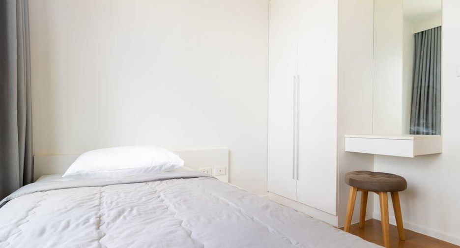 For rent 2 bedrooms condo in Watthana, Bangkok