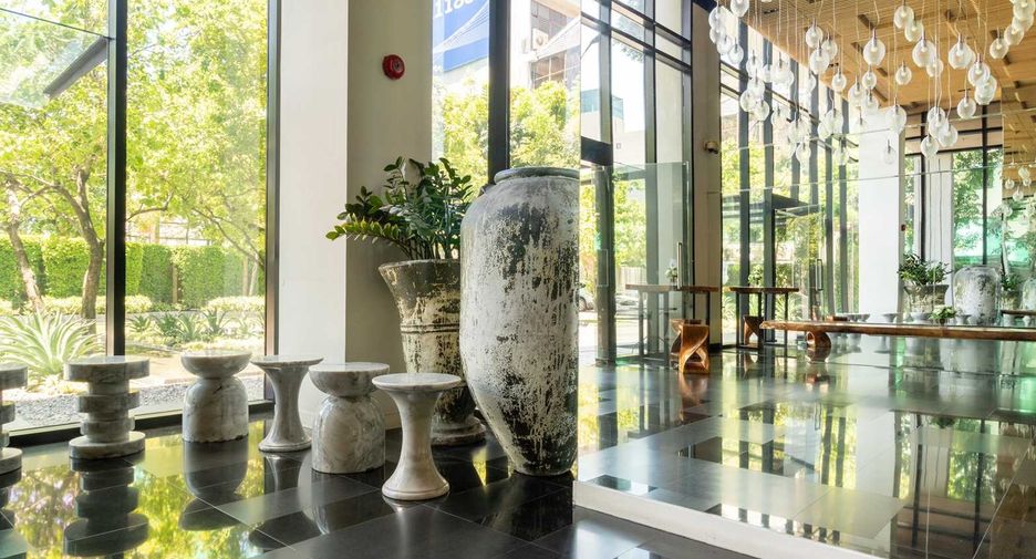 For rent 2 bedrooms condo in Watthana, Bangkok