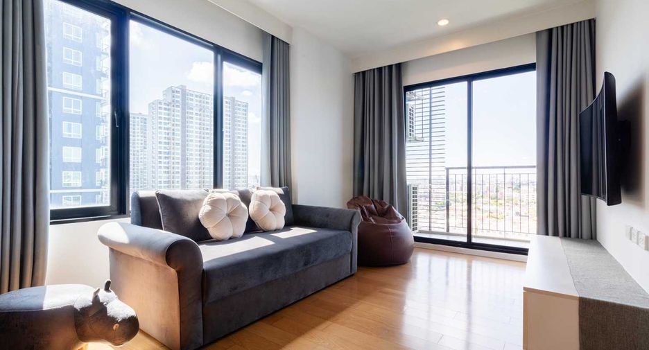For rent 2 bedrooms condo in Watthana, Bangkok