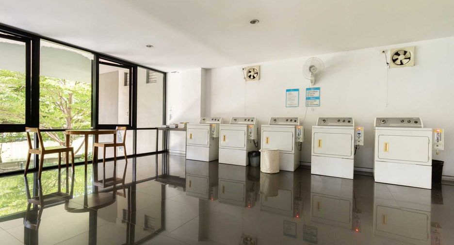 For rent 2 bedrooms condo in Watthana, Bangkok