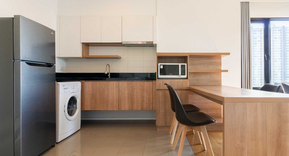 For rent 2 bedrooms condo in Watthana, Bangkok