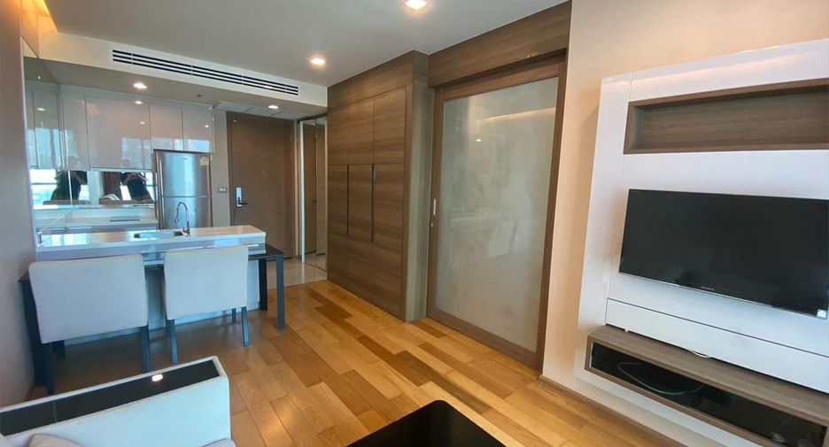 For rent 1 bed condo in Sathon, Bangkok
