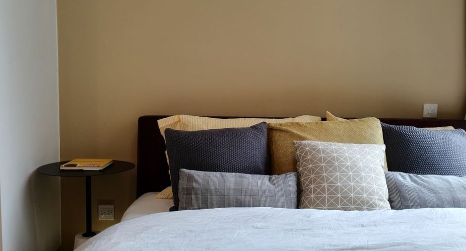 For rent and for sale 1 bed condo in Watthana, Bangkok