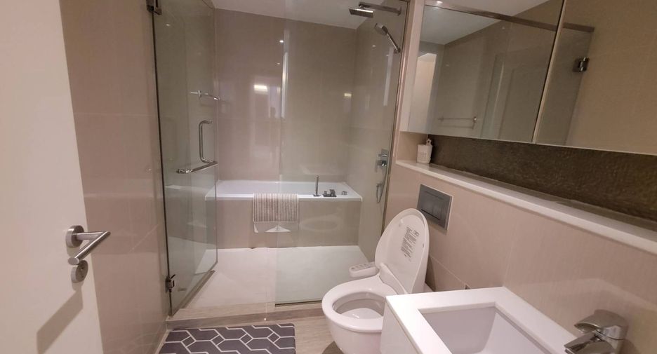 For rent and for sale 1 bed condo in Watthana, Bangkok
