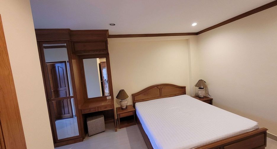 Condo en alquiler de 3 habitaciones en Watthana, Bangkok