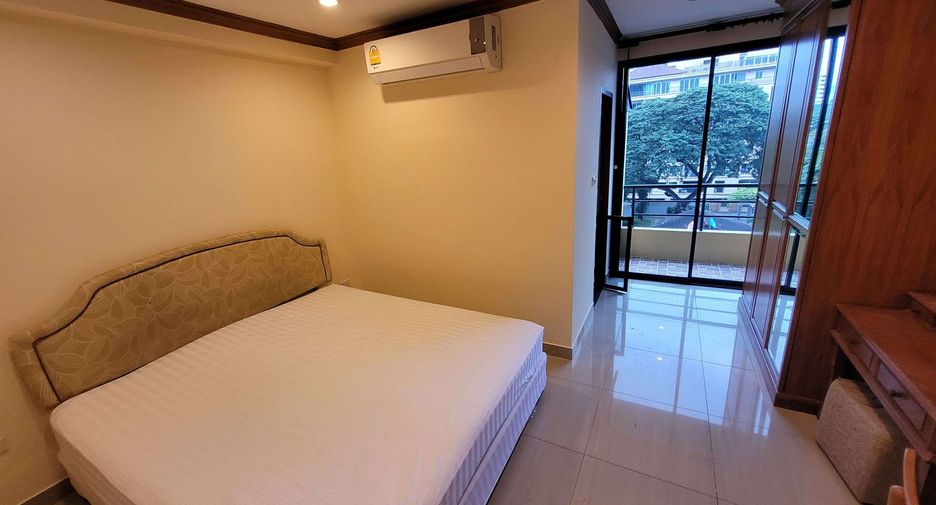 Condo en alquiler de 3 habitaciones en Watthana, Bangkok