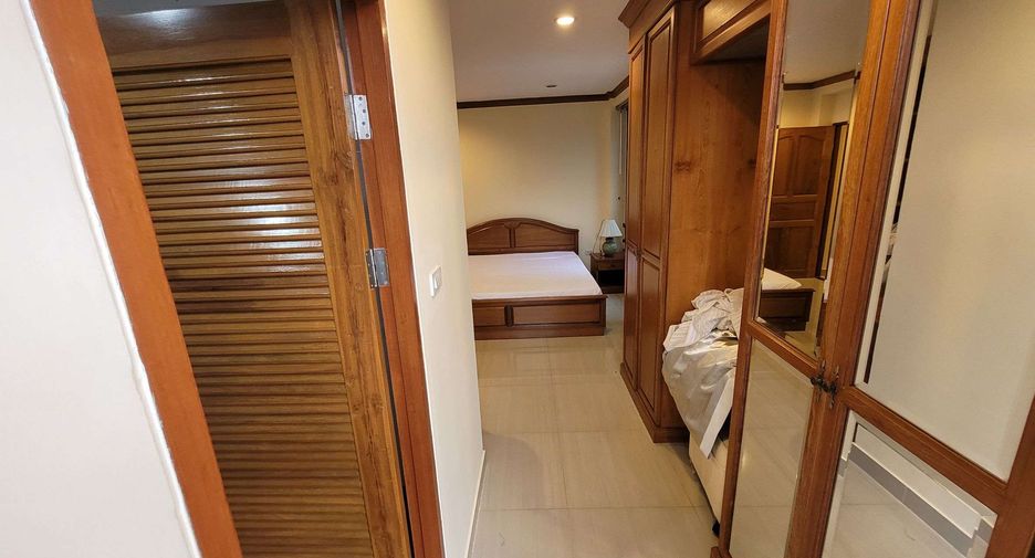 Condo en alquiler de 3 habitaciones en Watthana, Bangkok