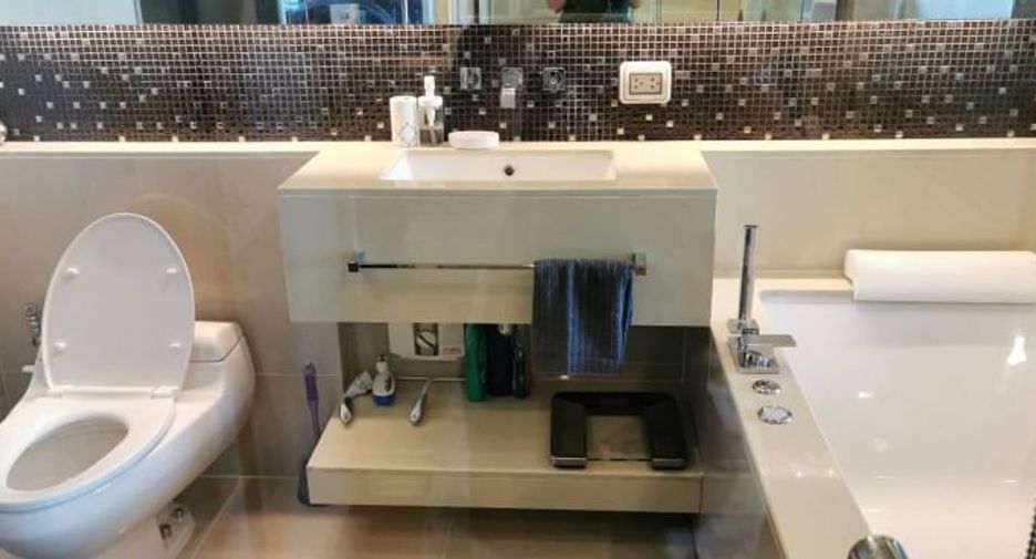 For rent 1 bed condo in Sathon, Bangkok