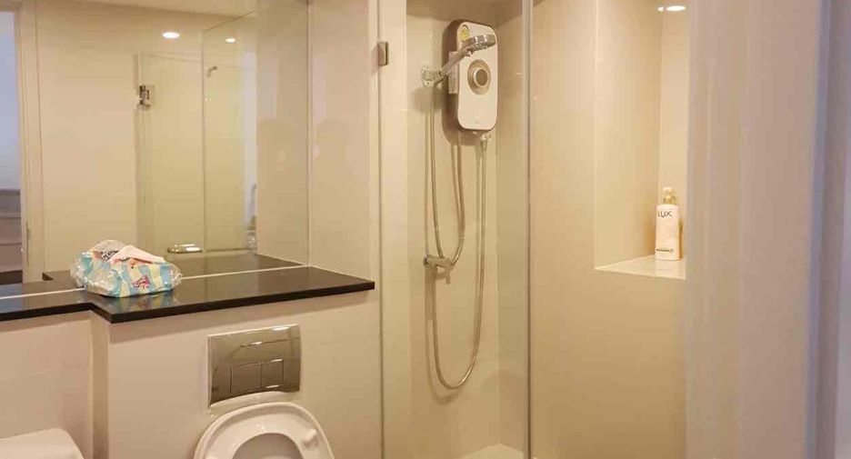 For rent 2 bedrooms condo in Sathon, Bangkok