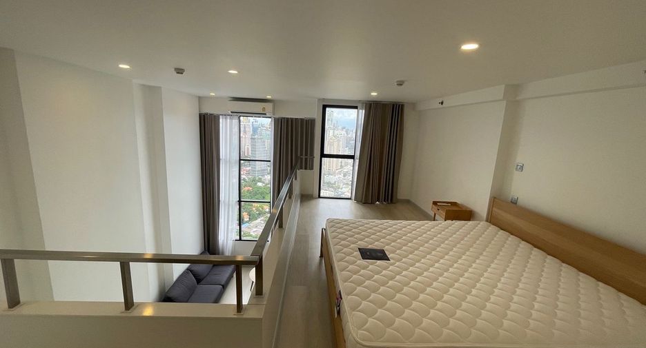 For rent 2 bedrooms condo in Sathon, Bangkok