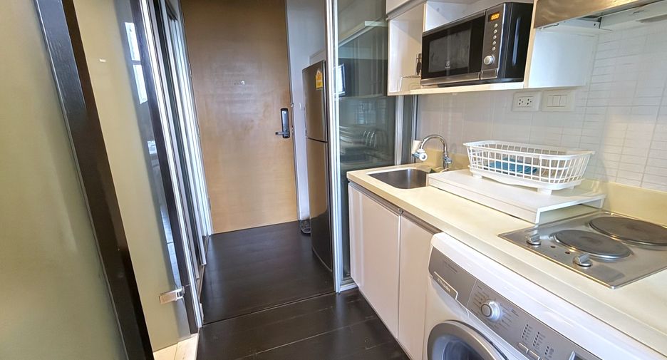 Condo en alquiler de 1 habitaciones en Khlong Toei, Bangkok