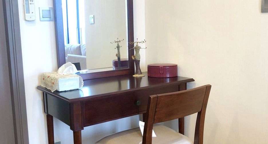 Wohnung zur Miete mit 1 Zimmer in Bang Rak, Bangkok