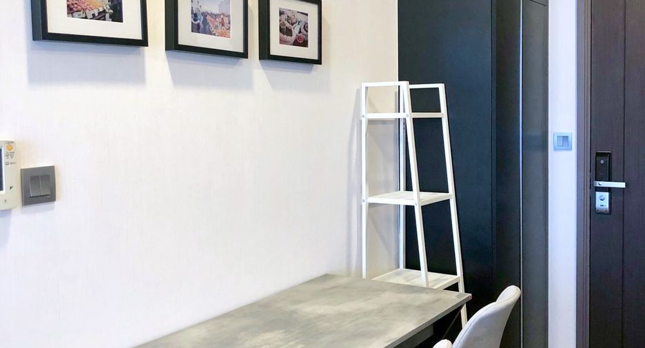 Wohnung zur Miete mit 1 Zimmer in Bang Rak, Bangkok