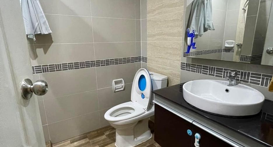 For rent 2 ベッドルーム condo in Phra Khanong, Bangkok