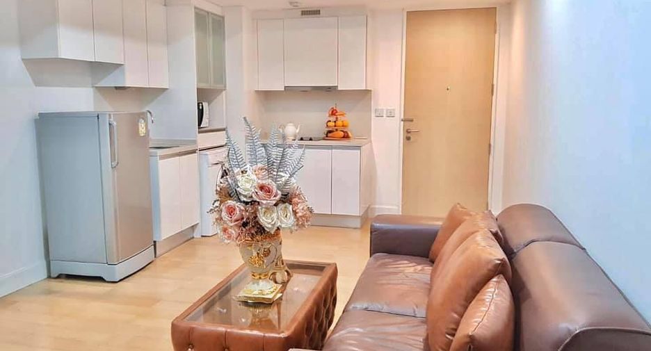 For rent 1 bed condo in Sathon, Bangkok
