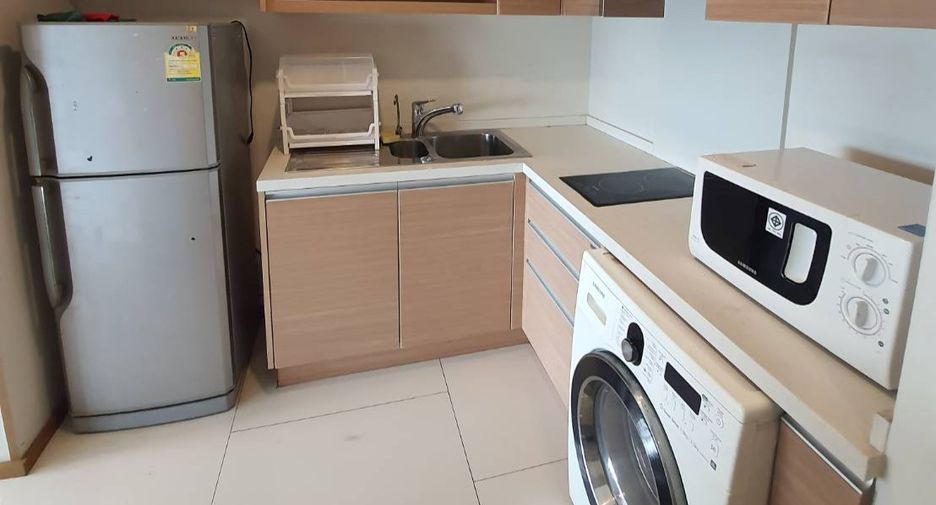 For rent 1 bed condo in Khlong Toei, Bangkok
