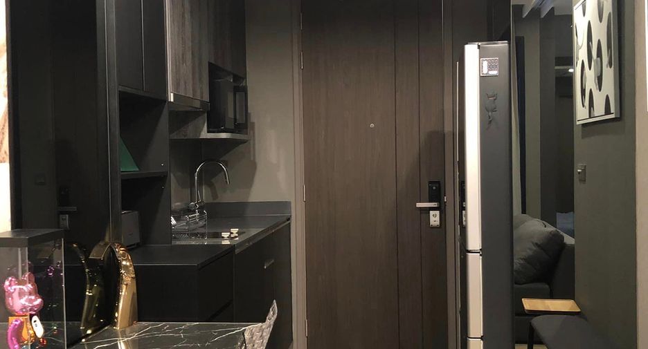 Wohnung zur Miete mit 1 Zimmer in Bang Rak, Bangkok