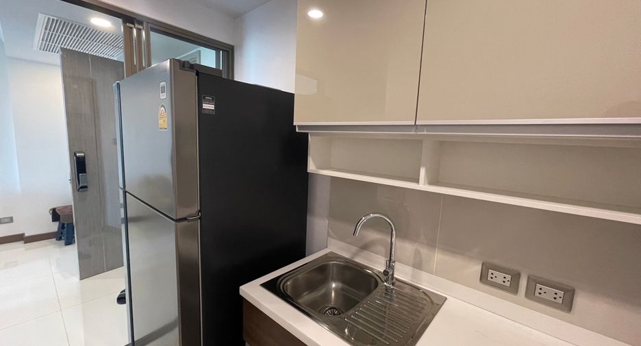 For rent 1 bed condo in Watthana, Bangkok