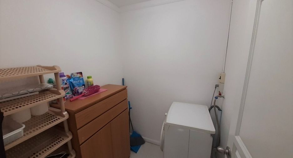 Wohnung zur Miete und zum Kauf mit 2 Zimmer in Watthana, Bangkok
