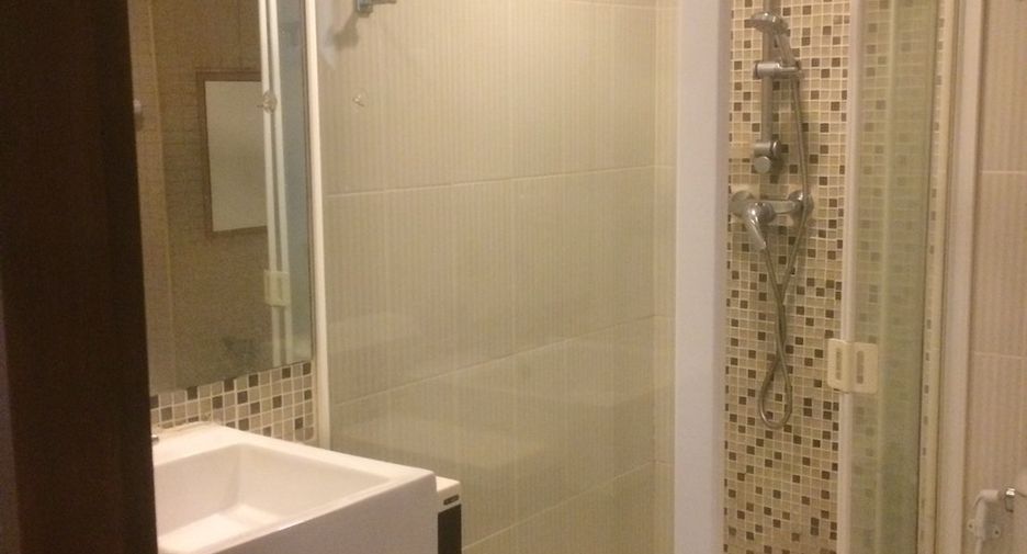 Wohnung zur Miete mit 1 Zimmer in Pathum Wan, Bangkok