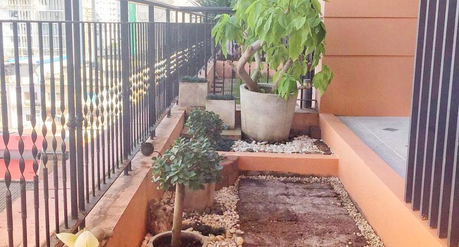 For rent and for sale 1 bed condo in Khlong Toei, Bangkok