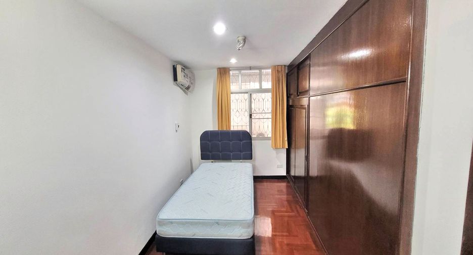 Condo en alquiler de 3 habitaciones en Watthana, Bangkok