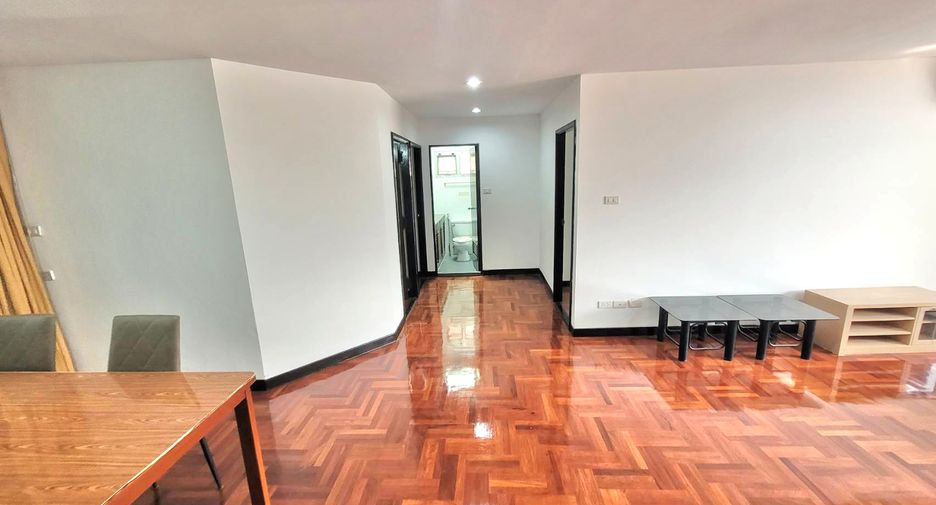 Condo en alquiler de 3 habitaciones en Watthana, Bangkok