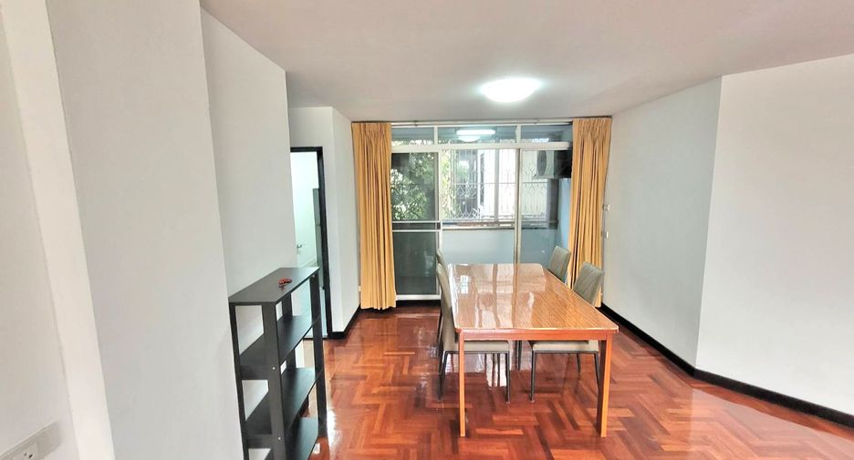 Condo en alquiler de 3 habitaciones en Watthana, Bangkok