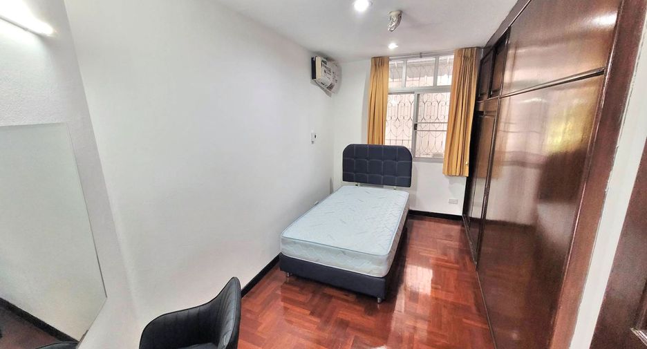 Condo en alquiler de 3 habitaciones en Watthana, Bangkok