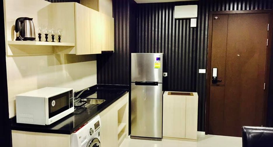 For rent 2 bedrooms condo in Sathon, Bangkok