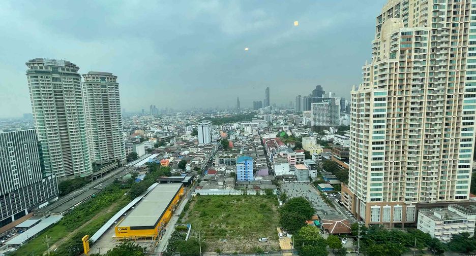 For rent 2 bedrooms condo in Sathon, Bangkok