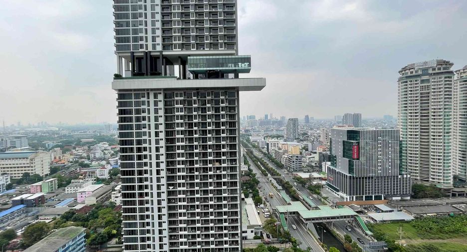 For rent 2 bedrooms condo in Sathon, Bangkok