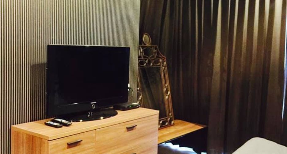 For rent 2 bedrooms condo in Sathon, Bangkok