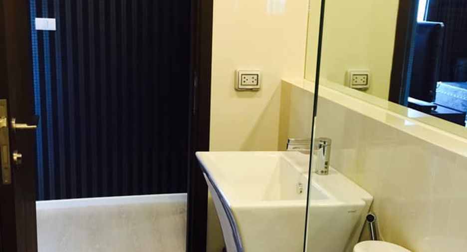For rent 2 bedrooms condo in Sathon, Bangkok
