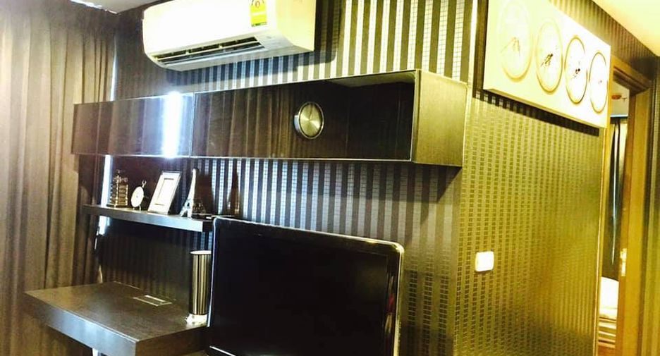 For rent 2 bedrooms condo in Sathon, Bangkok