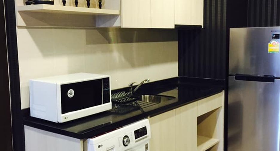 For rent 2 bedrooms condo in Sathon, Bangkok