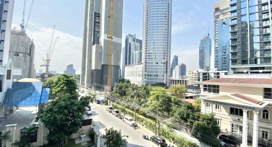 For rent 1 bed condo in Watthana, Bangkok
