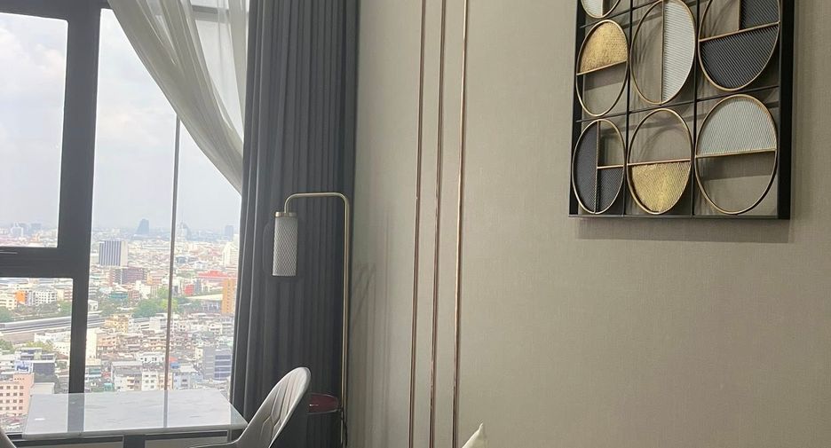Wohnung zur Miete mit 1 Zimmer in Bang Rak, Bangkok