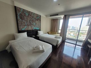 For rent studio condo in Khlong Toei, Bangkok