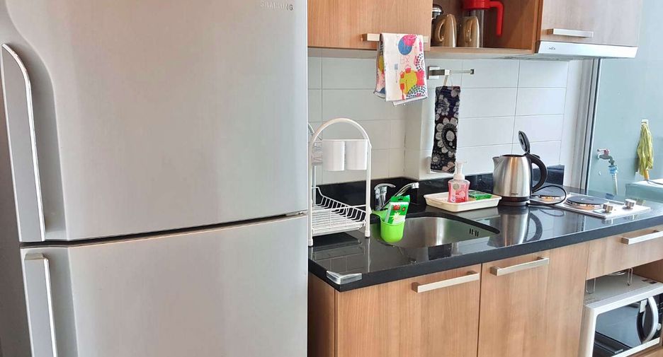 For rent 2 bedrooms condo in Khlong San, Bangkok