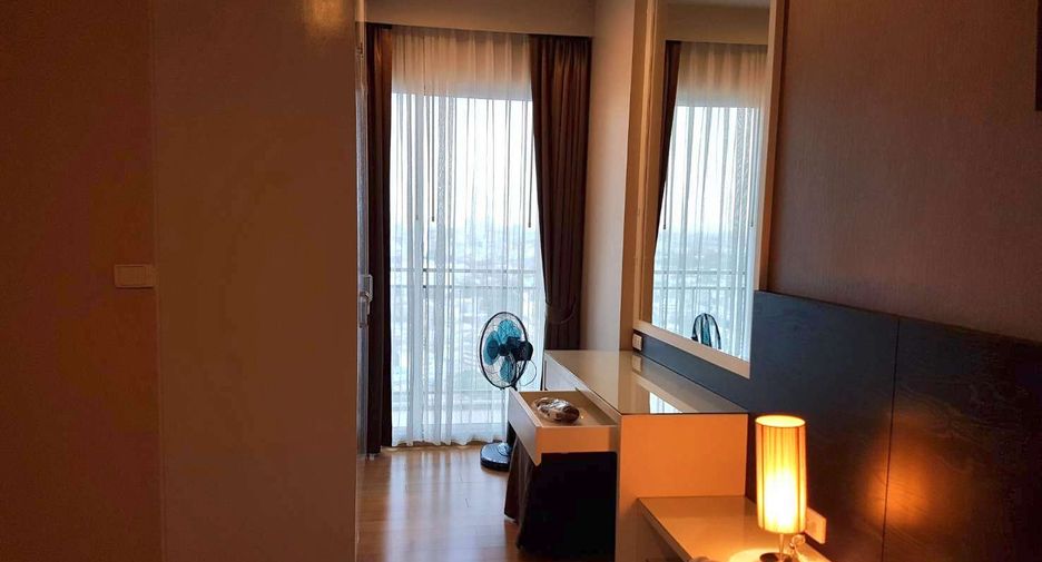 For rent 2 bedrooms condo in Khlong San, Bangkok