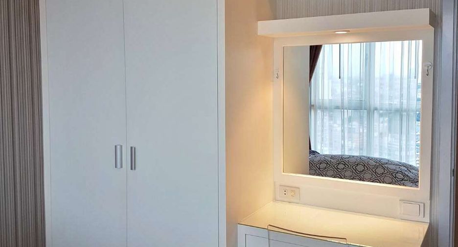 For rent 2 bedrooms condo in Khlong San, Bangkok